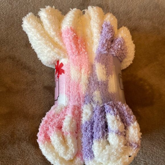 Cozy socks in multiple colors. - Picture 5 of 6